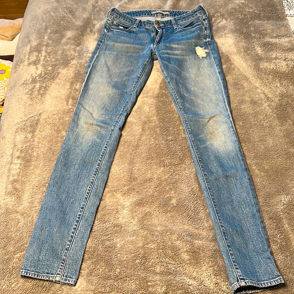 VINCE. distressed Skinny Jean Sz 27